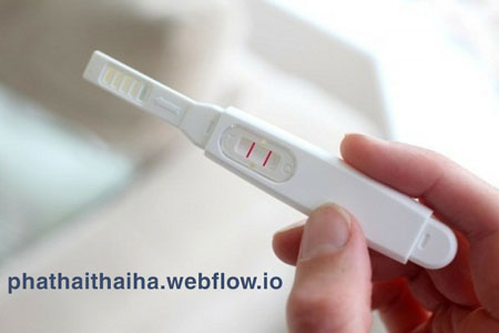 Ra máu báo thai thử que được chưa?
